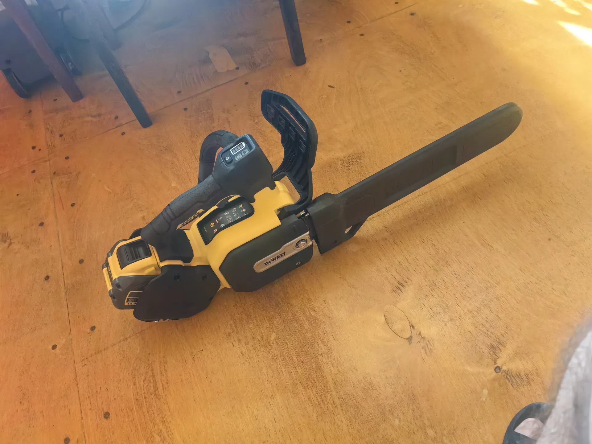 Пила цепная DeWalt 60V DCMCST 635