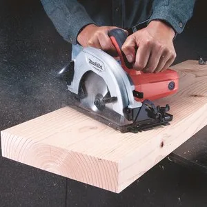 Дисковая пила Makita M5802 — фото производителя