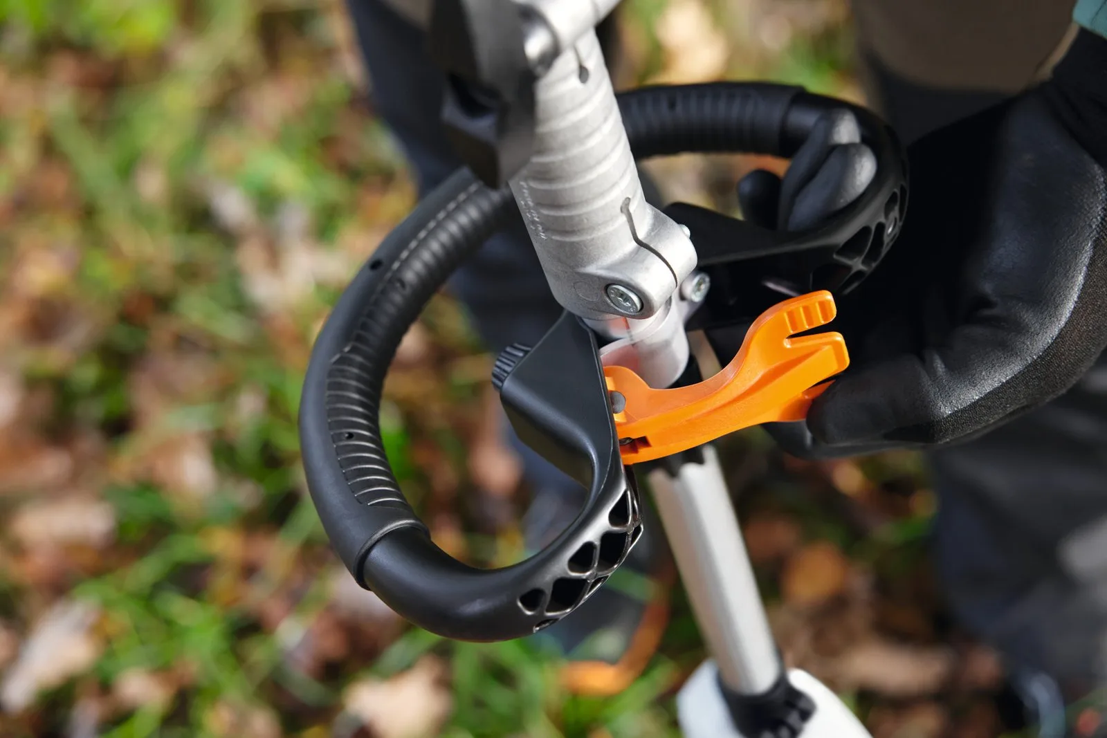 Аккумуляторный комбимотор STIHL KMA 120 R — фото производителя