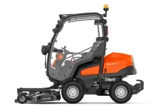 Фронтальная райдерная газонокосилка Husqvarna P 525DX with cabin — фото производителя