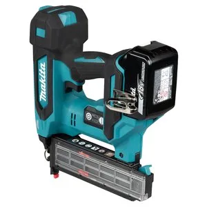 Аккумуляторный гвоздезабиватель Makita DBN501ZJ — фото производителя