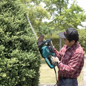 Электрический кусторез Makita UH5580 — фото производителя