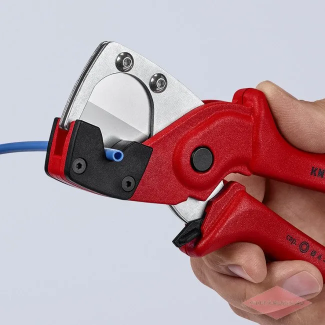 Труборез-ножницы для многослойных и пневматических шлангов Knipex KN-9010185SB — фото производителя