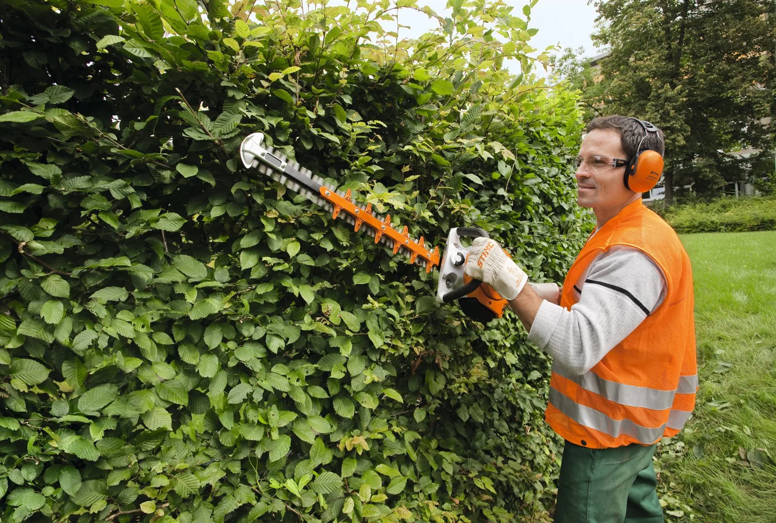 Бензомоторные ножницы для живой изгороди STIHL HS 56 C-E — фото производителя