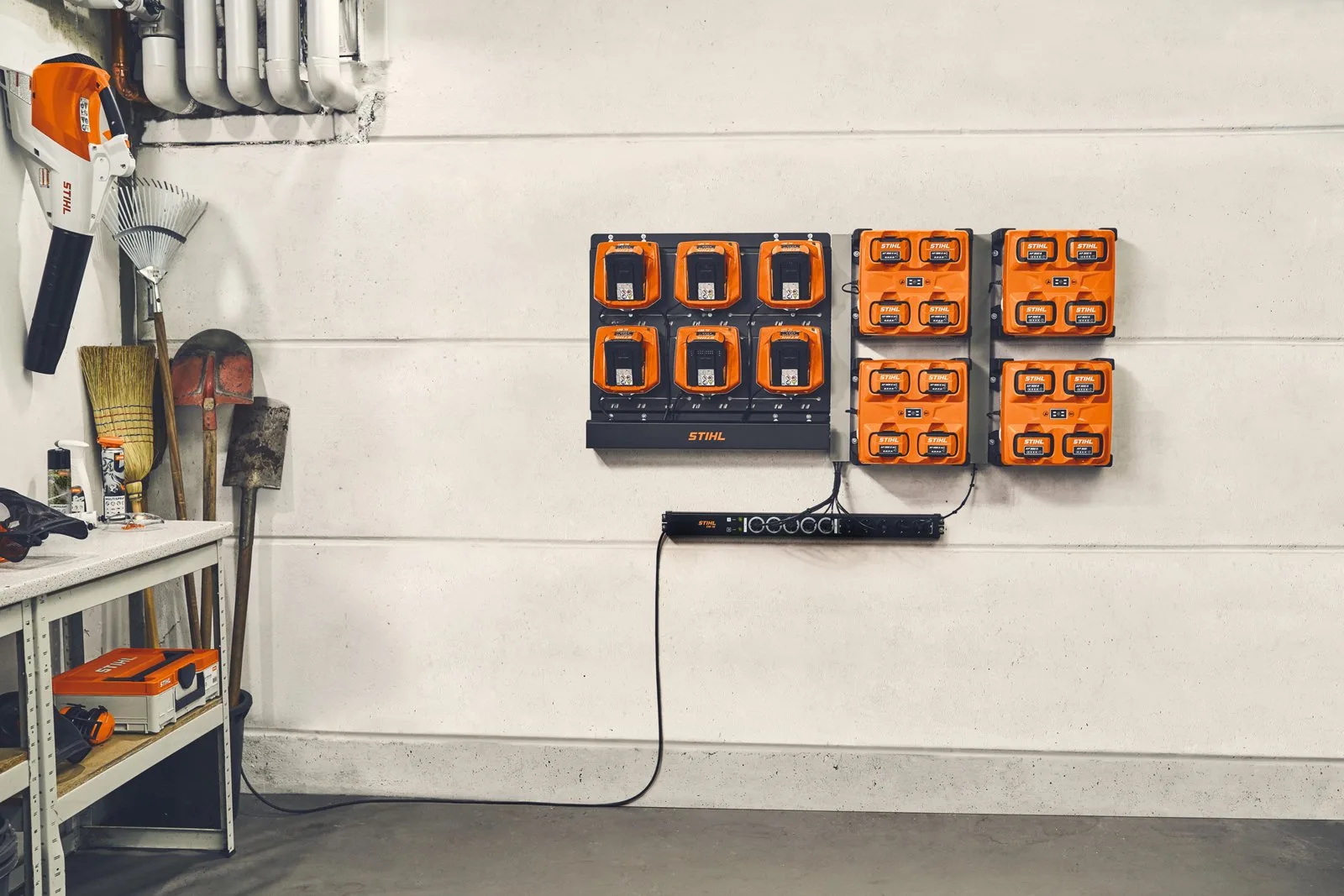 Система управления зарядкой STIHL CM 10 — фото производителя