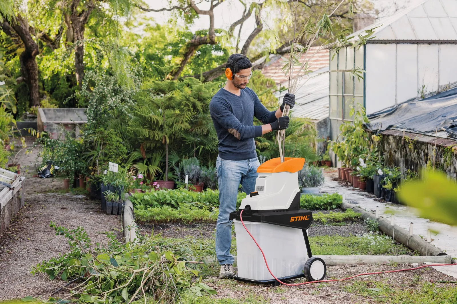 Электрический садовый измельчитель STIHL GHE 135 L — фото производителя