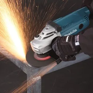 Углошлифовальная машина Makita GA7020 — фото производителя