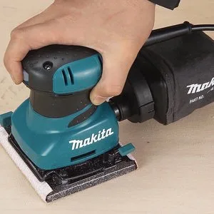 Шлифовальная машина Makita BO4556 — фото производителя