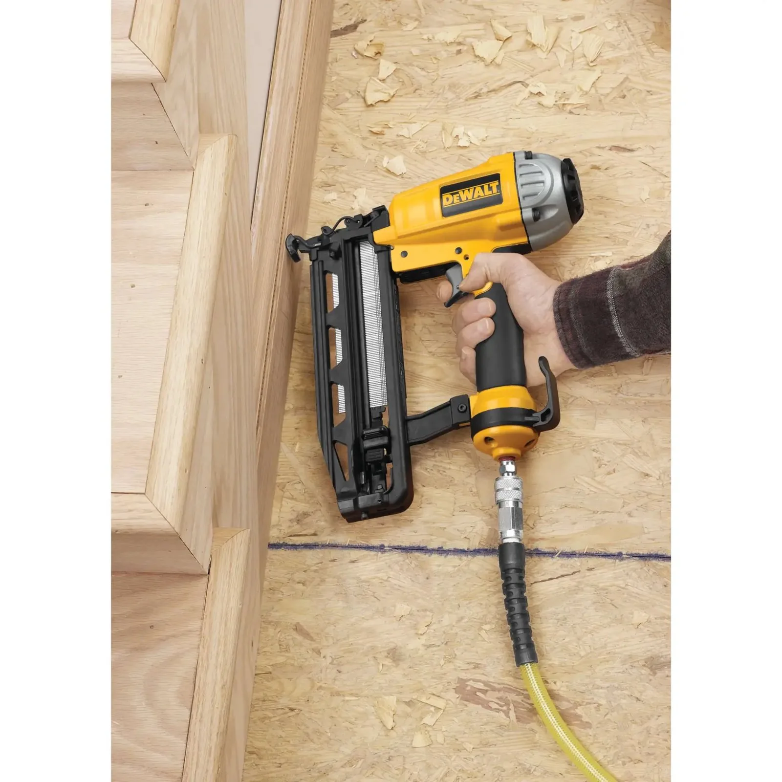 Пневматический гвоздезабивной пистолет DeWalt DPN1664-XJ — фото производителя