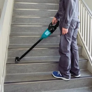 Аккумуляторный пылесос Makita DCL180ZB — фото производителя