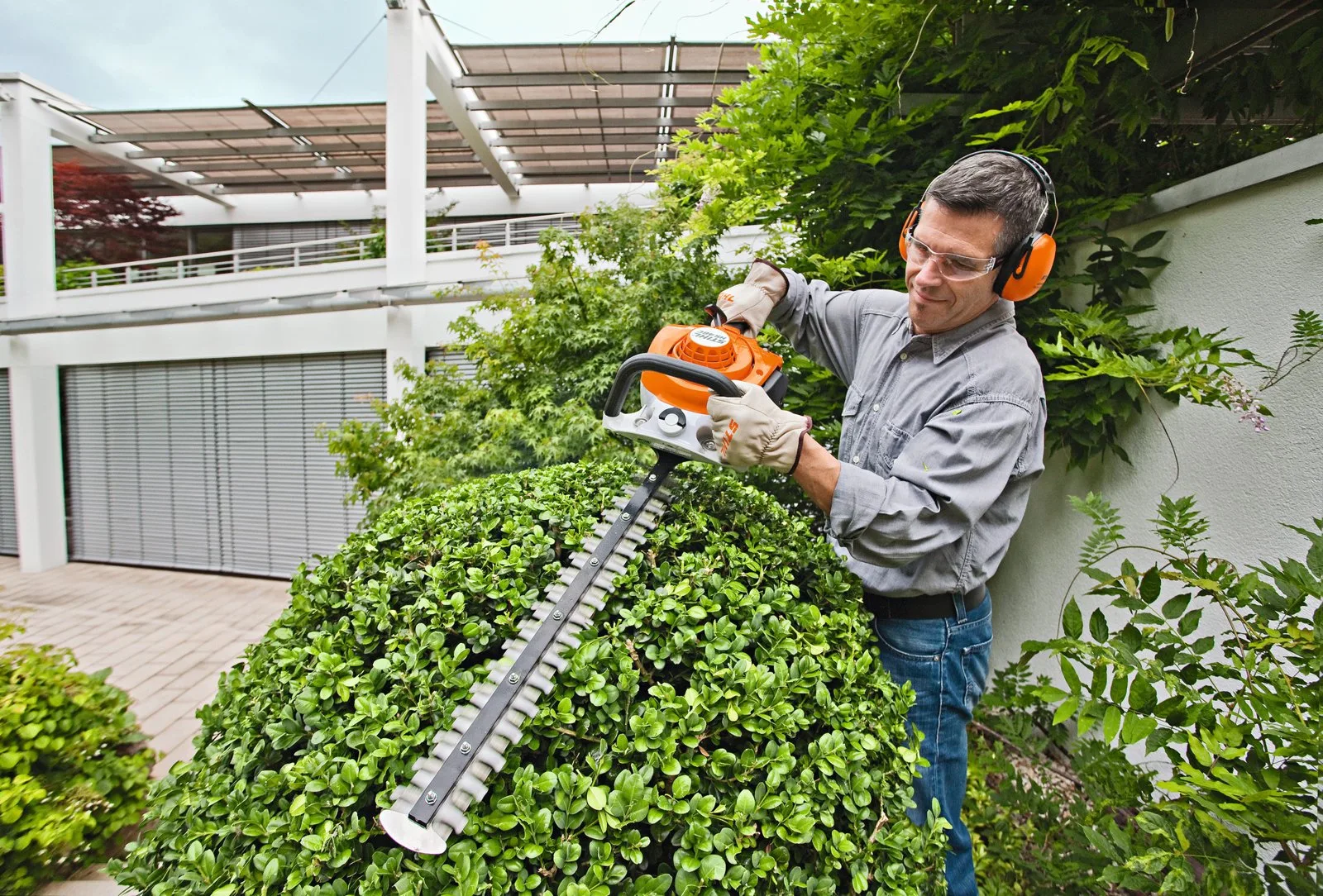 Бензиновые ножницы для живой изгороди STIHL HS 46 — фото производителя